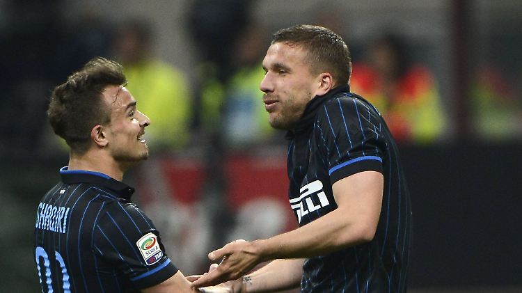 Noch spielt er für Mailand, doch im Sommer geht's zurück nach London. Und Lukas Podolski freut sich auf die Rückkehr.