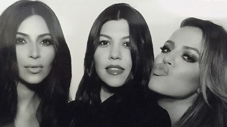 Eine der Kardashian-Schwestern soll ein bislang unveröffentlichtes Sextape haben, doch welche ist es?