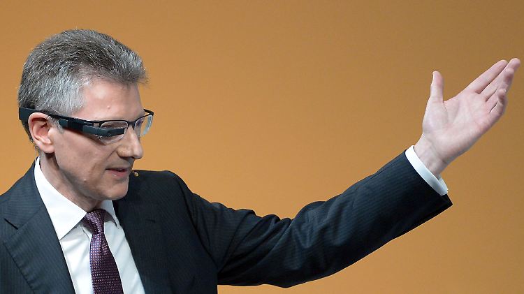 Zukunftstechnologie aller Orten: Seine Rede zum Wandel der Branche las Conti-Chef Degenhart von einer modernen Datenbrille ab. 