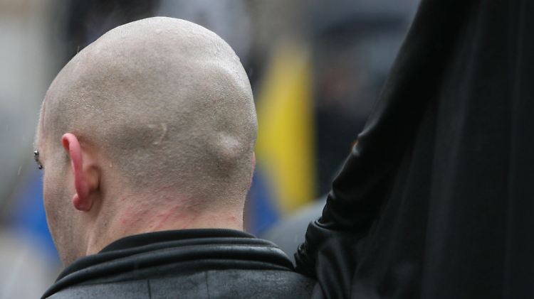 Zwei Neonazis sitzen in Untersuchungshaft. (Symbolbild)