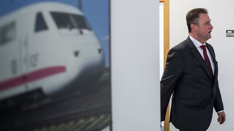 Laut GDL-Chef Weselsky nimmt die Verhandlungstaktik der Bahn "skurrile Züge" an.
