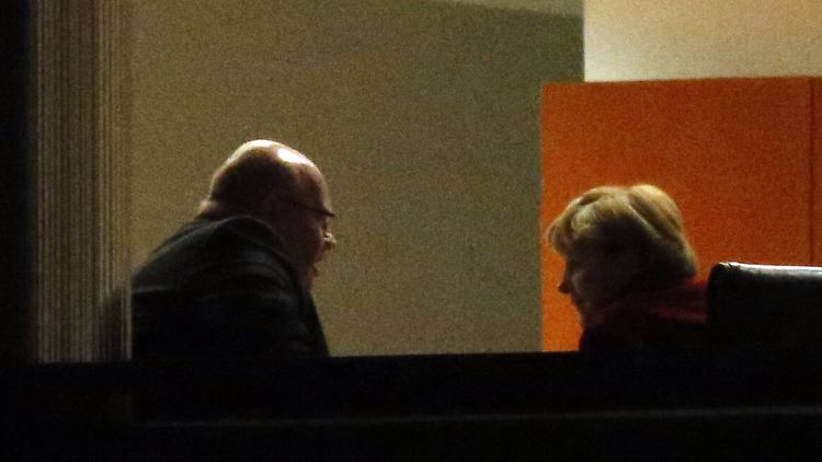 Kanzleramtsminister Peter Altmaier und Bundeskanzlerin Angela Merkel - wer weiß über welche Details Bescheid?