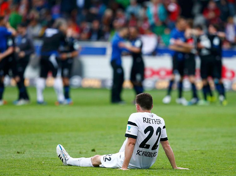 Freiburg kassierte im eigenen Stadion einen ganz bitteren Rückschlag im Kampf gegen den Abstieg.