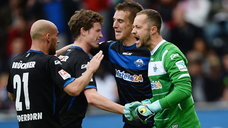 Mit riesiger Moral drehte der SC Paderborn im Abstiegskrimi beim SC Freiburg einen Rückstand noch in einen Sechs-Punkte-Sieg.