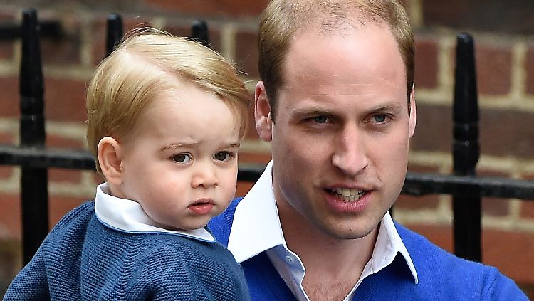 Der kleine Prinz George mit akkuratem Seitenscheitel - und nun auch mit Schwesterchen.