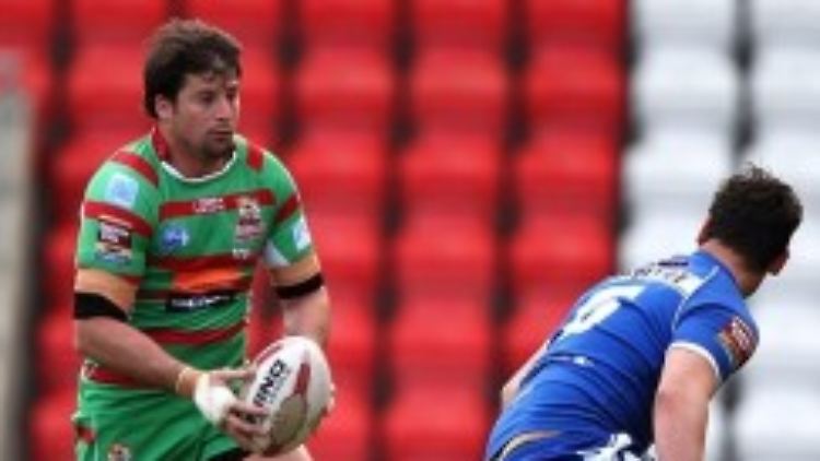 Danny Jones, links, wurde 29 Jahre alt.
