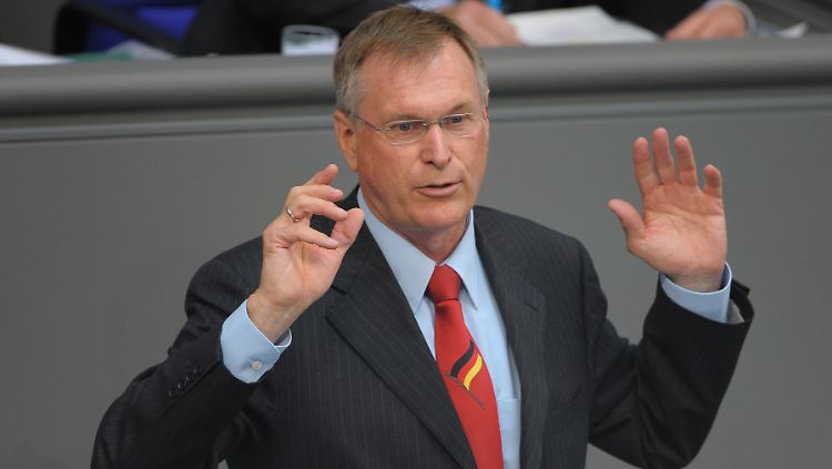 "Die Folgewirkungen einer Entschädigungslösung, sei es über eine Stiftung oder nach einem anderen Modell, wären problematisch und sehr schwer vorherzusagen", warnt Singhammer.