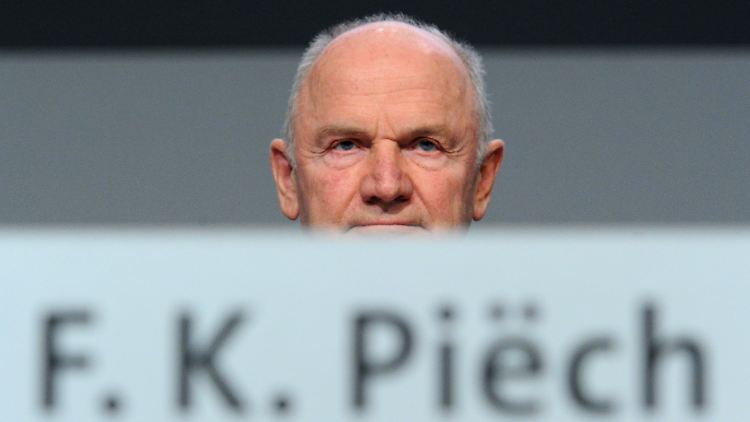 Sein Platz auf dem Podium bleibt auch heute leer.