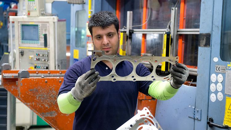 Produktion beim Autozulieferer ElringKlinger.