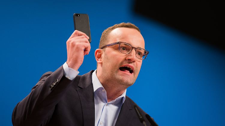 Die Überwachung von Kommunikation wird für die Große Koalition zusehends zum Problem. Auch für den CDU-Politiker Jens Spahn.