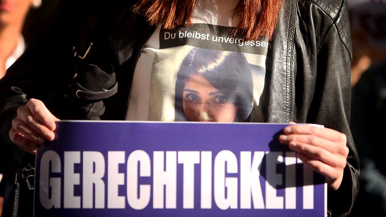 Eine Freundin erinnert an das Schicksal Tuğçes.