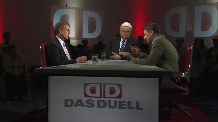 Heiner Bremer diskutierte mit Stephan-Andreas Casdorff, Chefredakteur des "Tagesspiegel", (l) und Nikolaus Blome, dem Co-Chef des "Spiegel".