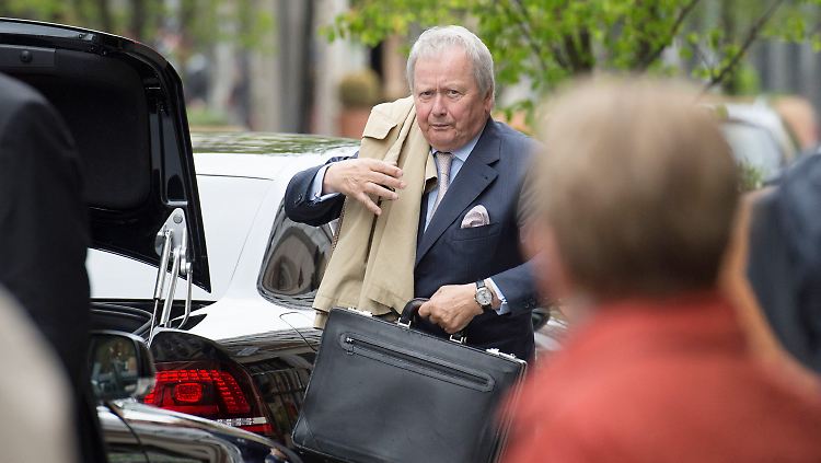 Wird er der neue Chefaufseher bei VW? Wie alle Aufsichtsratsmitglieder gab Wolfgang Porsche vor der Hauptversammlung keinen Kommentar ab.