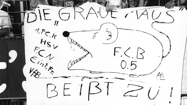 Manchmal können "Graue Mäuse" ganz schön attraktiv sein. In der Saison 1983/84 mischte Bayer Uerdingen die Liga auf und die Fans hatten ihren Spaß mit dem Underdog-Image.