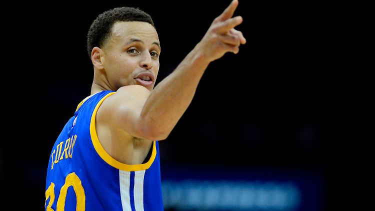 So früh wie niemals zuvor in der NBA-Geschichte gelang Curry am 7. Januar der 1000. Dreier.