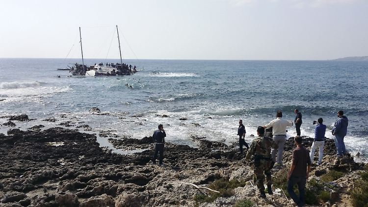 Die Flüchtlinge in diesem Boot haben es bis zur griechischen Insel Rhodos geschafft.