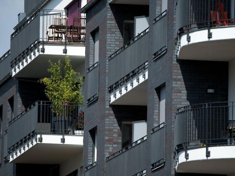Wem gehört der Balkon? In einer Teilungserklärung wird beschrieben, welche Teile zum Sondereigentum und welche zum Gemeinschaftseigentum zählen.