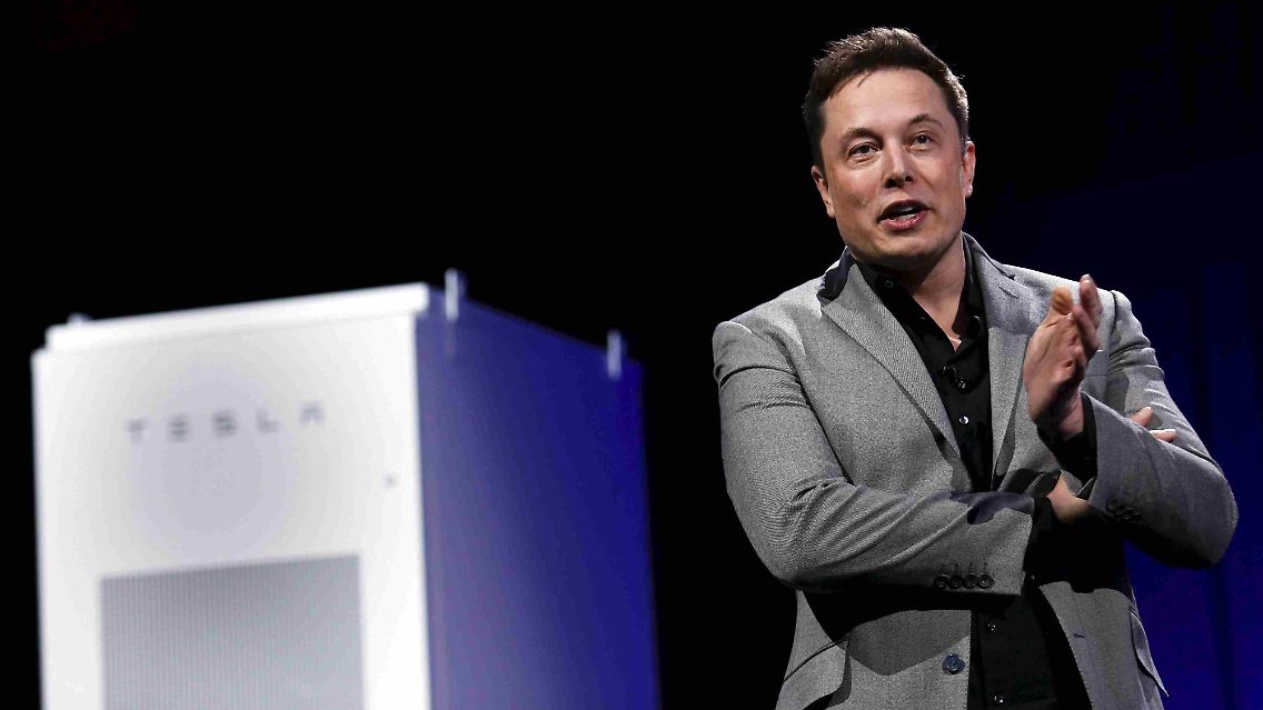 2015-05-06T210505Z_1285028306_TM3EB560P3801_RTRMADP_3_TESLA-MOTORS-RESULTS.JPG3278424153714903837.jpg