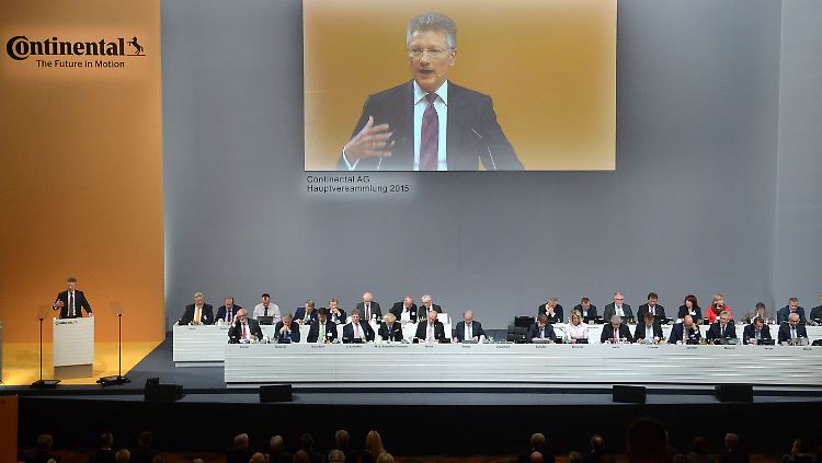Elmar Degenhart bei der Hauptversammlung