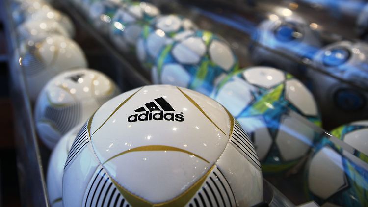 Adidas steckt Milliarden in das Fußball-Marketing. Das Ergebnis enttäuscht die Aktionäre.
