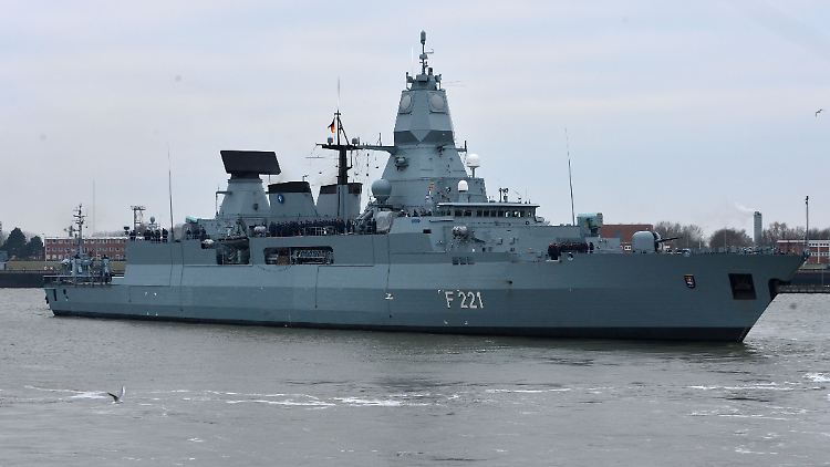 Die Fregatte "Hessen" vor ihrem Einsatz im Mittelmeer.