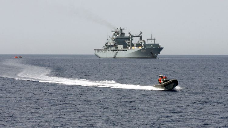 Der Einsatzgruppenversorger "Berlin" hat sein erstes Manöver im Mittelmeer erfolgreich absolviert.