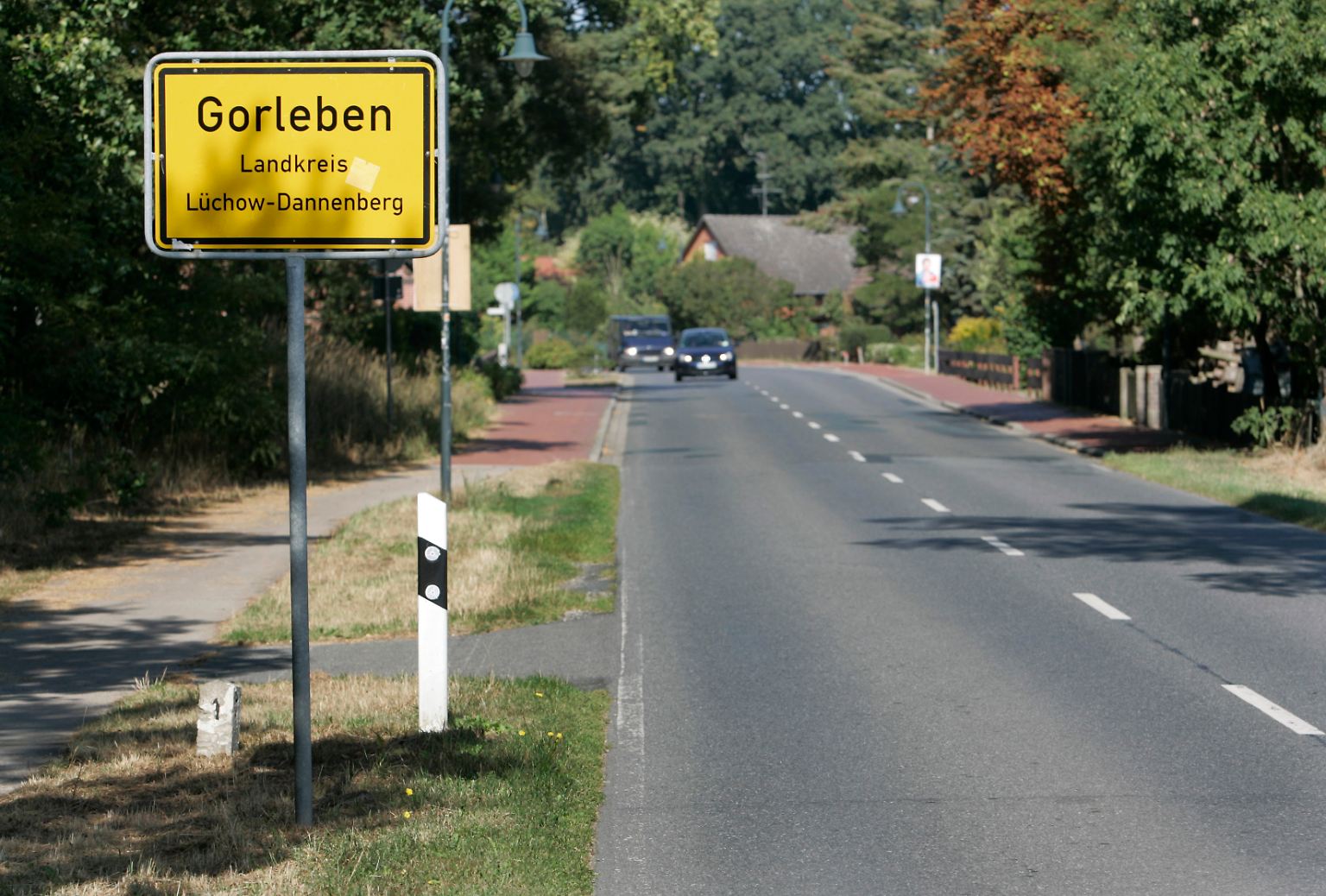 Seit mehr als dreißig Jahren beherrscht eine kleine Gemeinde im Nordosten von Niedersachsen die Debatte um die Lagerung radioaktiver Abfälle. 