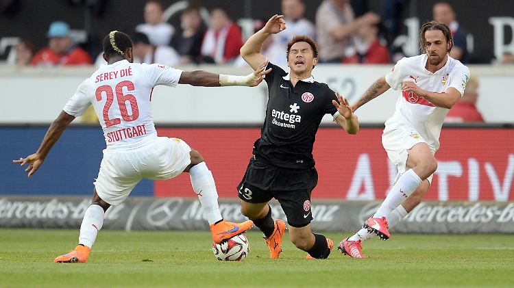 Der Mainzer Goalgetter Shinji Okazaki trat gegen seinen Ex-Arbeitgeber Stuttgart kaum in Erscheinung. 