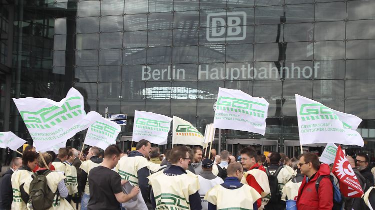Stillstand am Berliner Hauptbahnhof.