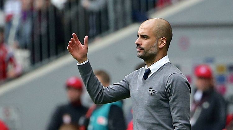 Guardiola beim Spiel gegen Augsburg.