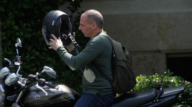 Unkonventionell ist nicht nur, wie der griechische Finanzminister Yanis Varoufakis sich fortbewegt.