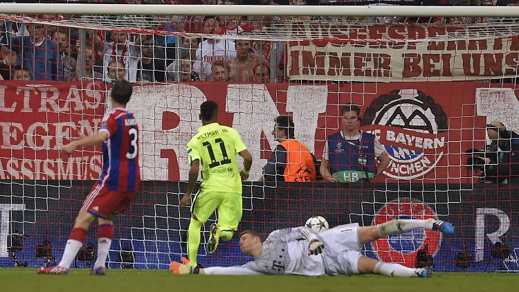 Neymar traf in die Münchner Wunderträume hinein zum 1:1, und dabei beließ er es nicht.