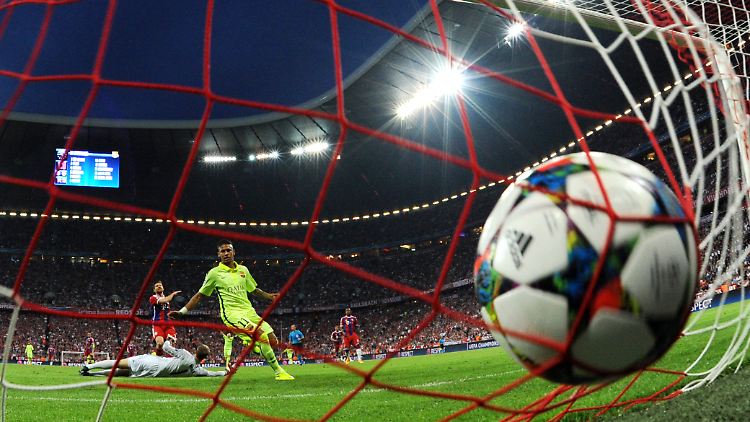 Neymars Doppelpack in der ersten Halbzeit für den FC Barcelona ließ alle Wunder-Träume des FC Bayern platzen.