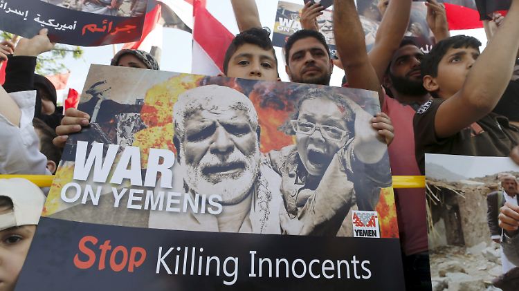 In vielen Städten, wie hier in Beirut, protestierten die Menschen gegen den Krieg im Jemen. 