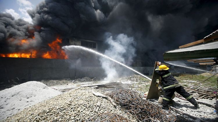 2015-05-13T110801Z_607122994_GF10000093071_RTRMADP_3_PHILIPPINES-DISASTER.JPG8903606581381289891.jpg