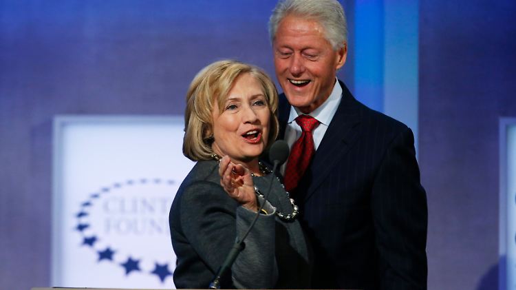 Erfolgreich im Rede-Geschäft: Hillary und Bill Clinton.
