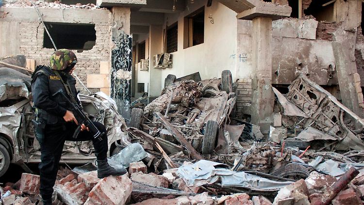 Zerstörtes Gebäude in Mansoura. Der Anschlag wurde Ansar Beit al-Makdis zugeschrieben.