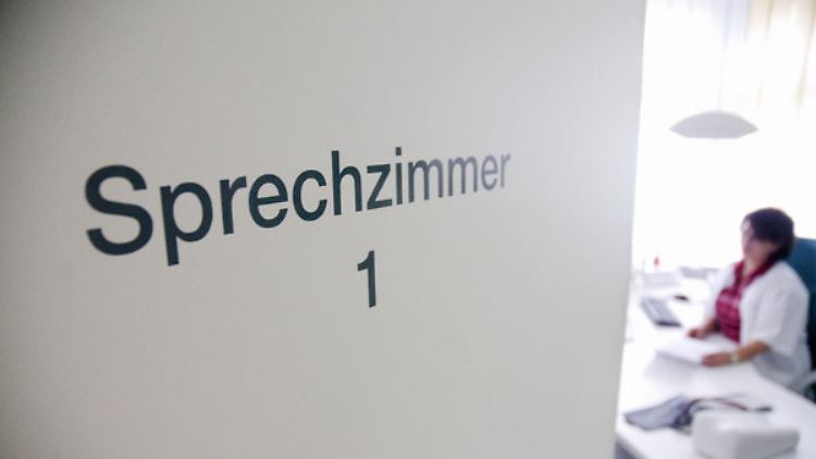 Immer mehr Ärzte bieten ihren Patienten kostenpflichtige Zusatzleistungen an.
