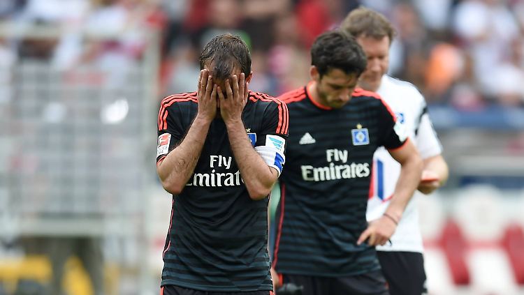 Kein guter Tag: Hambuirgs Kapitän Rafael van der Vaart nach der Niederlage in Stuttgart.