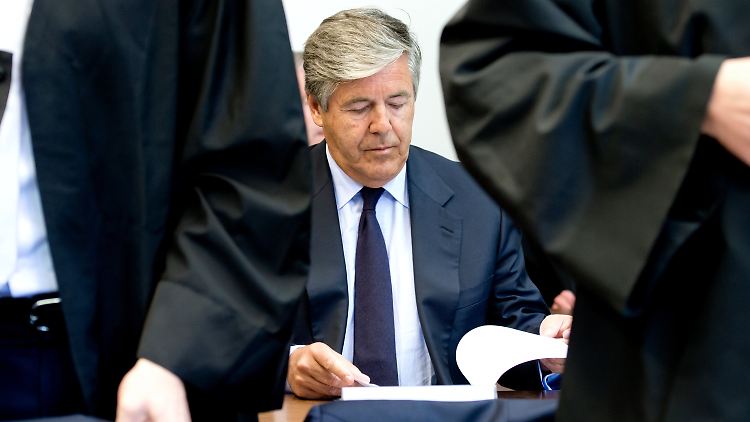Hochkonzentriert während des Prozesses: Josef Ackermann.