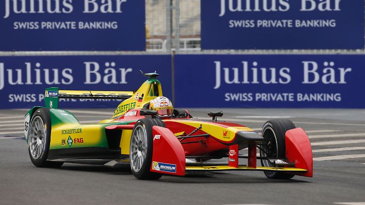100 km/h langsamer als die Kollegen aus der Formel 1, sucht die Formel E nun flüsterleise die Fans zu begeistern.