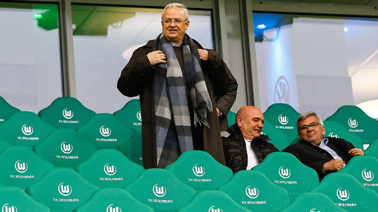 Der Volkswagen-Chef in der Volkswagen-Arena bei seiner Volkswagen-Mannschaft: Martin Winterkorn.