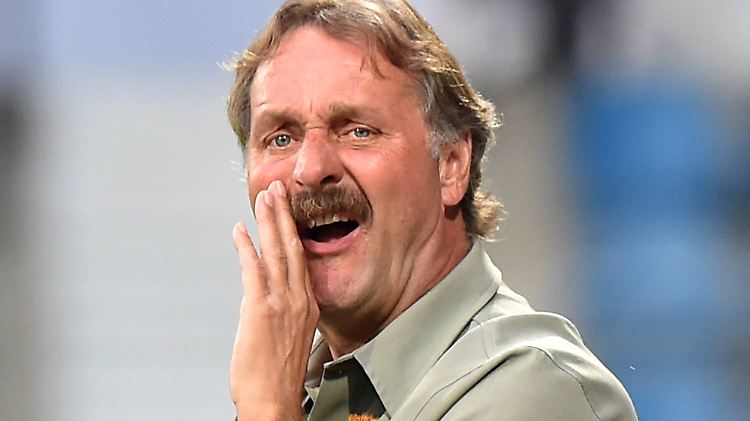 "Platz fünf oder sechs ist für Schalke mit diesen Ansprüchen und Gehältern überhaupt nicht vertretbar": Peter Neururer.