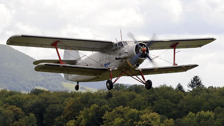Tausendfach gebaut: Ein russischer Doppeldecker vom Typ Antonow AN-2 während eines Oldtimer-Treffens am Flugplatz Hahnweide im Kreis Esslingen (Archivbild).