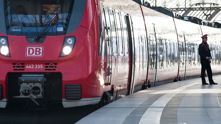 Bis der Fahrplan wieder normal läuft, wird es noch dauern.