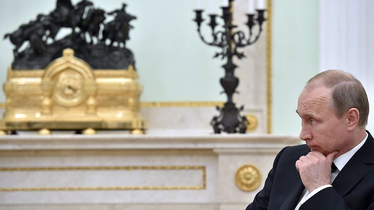 Wladimir Putin hat das umstrittene NGO-Gesetz unterzeichnet.
