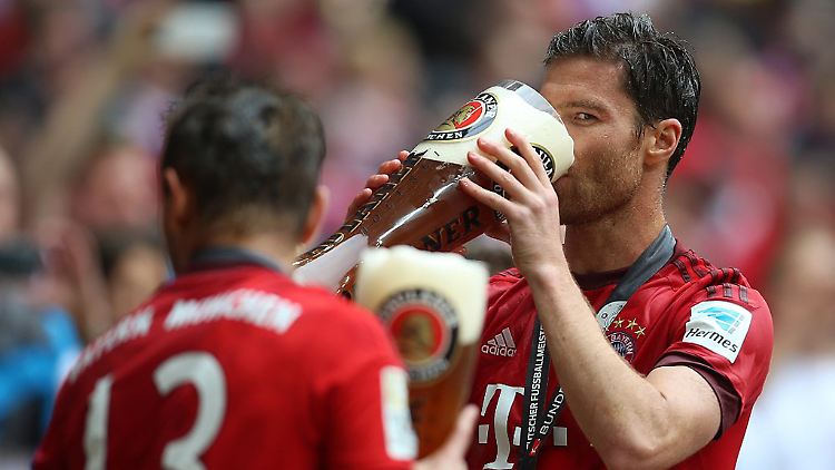 Darauf ein Paulaner: Die Bayern sind derzeit in mehreren Ligen uneinholbar.