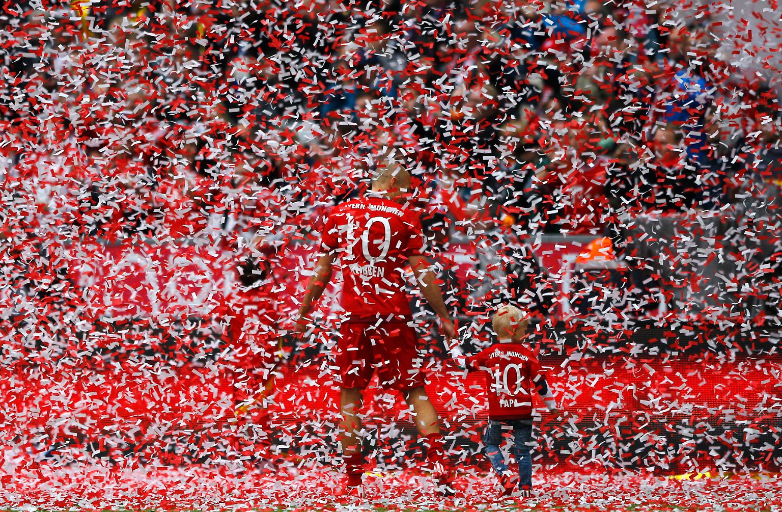 Wer den Kampf um die Meisterschaft, der keiner war, einfach beiseite lässt, der kann durchaus zu dem Schluss kommen, dass die 52. Saison der Fußball-Bundesliga für Unterhaltung gesorgt hat.