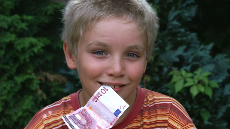 Mit einem Girokonto für junge Leute kann schon früh der richtige Umgang mit Geld erlernt werden.