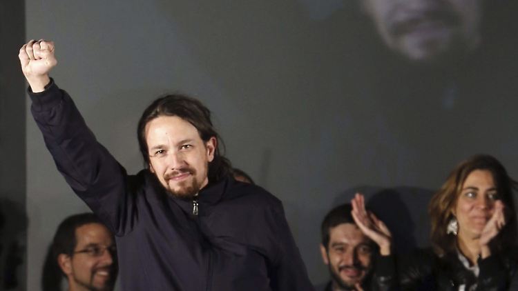 Podemos-Chef Pablo Iglesias freut sich in Madrid über den Erfolg seiner Partei.